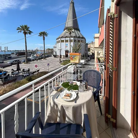 La Piazzetta Giardini-Naxos