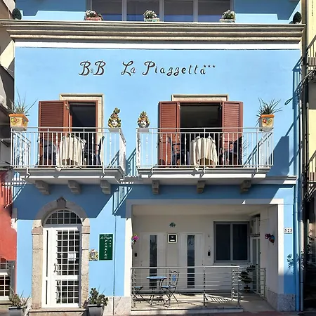 La Piazzetta Giardini-Naxos