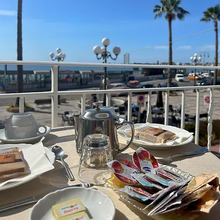 La Piazzetta 3*