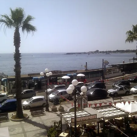 La Piazzetta * Giardini-Naxos